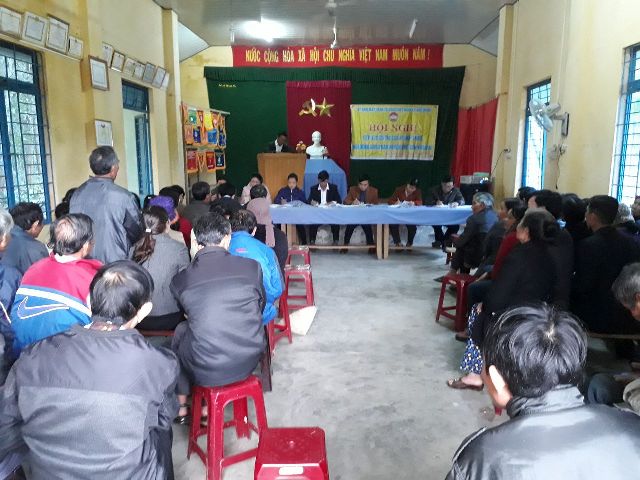 Đại biểu Hội đồng nhân dân huyện tiếp xúc cử tri tại xã Quế Minh